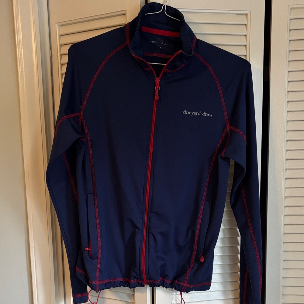 Vineyard Vines Men's Blue Performance Jacket with Red Accents